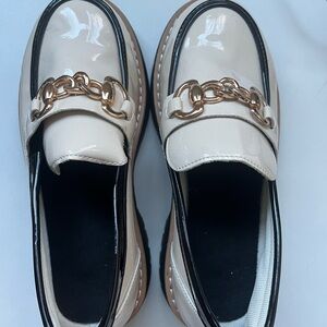 NWOT Elegant Cream Loafers with Gold Chain Accent